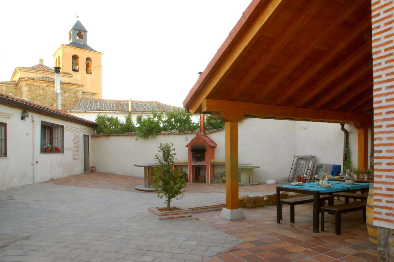 Casa Rural "Hazanas" Adanero Exterior photo